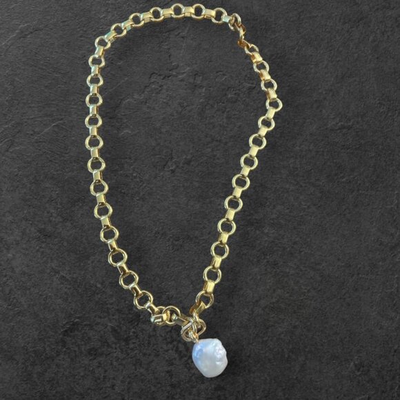 Astrid & Miyu Jewelry - Astrid & Miyu Pearl Necklace with 18k Gold - NEW